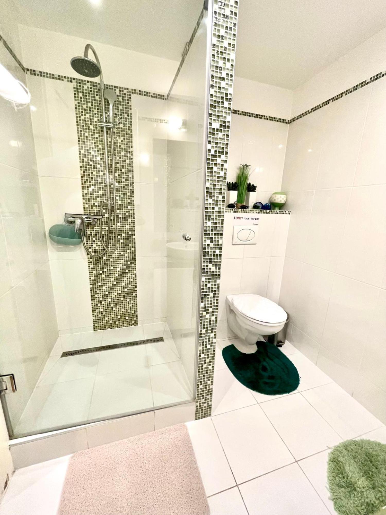 בודפשט Green Pearl Apartment At St Stephen' S Basilica מראה חיצוני תמונה